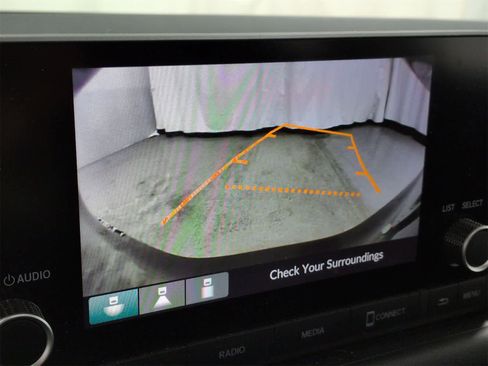 Used 2023 Honda HR-V LX image 29