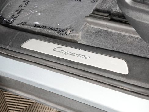 Certified 2023 Porsche Cayenne AWD/4WD image 20