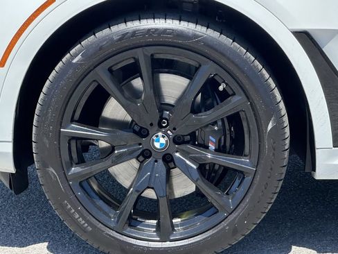 Used 2024 BMW X7 xDrive40i w/ M Sport Package AWD/4WD image 34