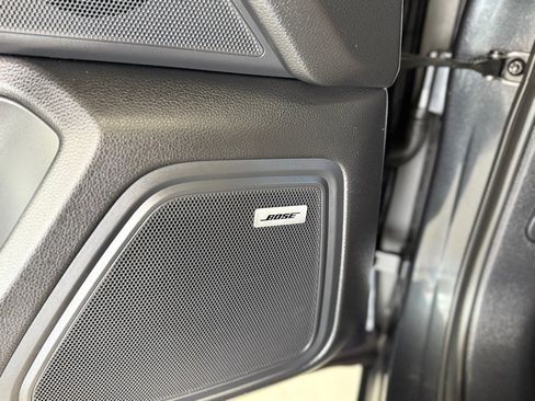 Used 2022 Porsche Macan S image 9