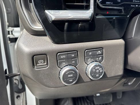 Used 2023 GMC Sierra 1500 Elevation w/ Preferred Package image 35