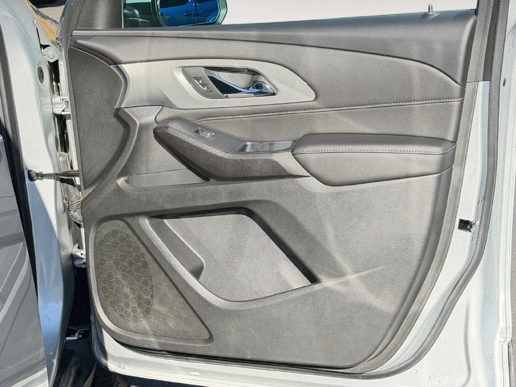 Used 2022 Chevrolet Traverse LT AWD/4WD image 26