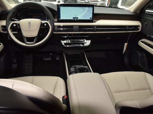 New 2026 Lincoln Corsair Reserve image 16