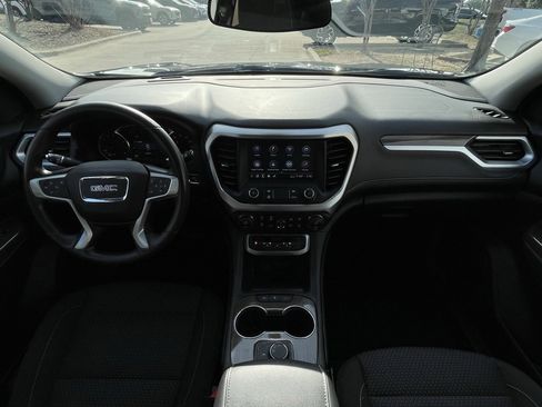 Used 2023 GMC Acadia SLE image 10