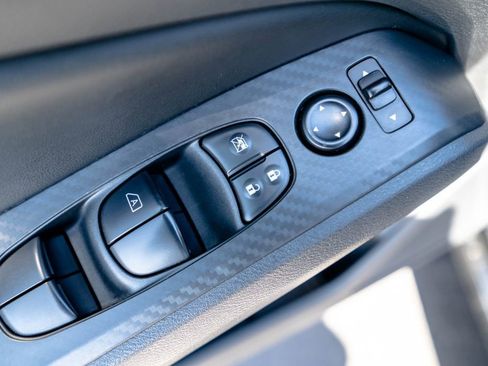 Used 2024 Nissan Altima 2.5 SV FWD image 18