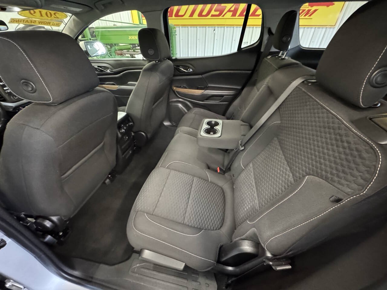 Used 2019 GMC Acadia SLE w/ LPO, Black Accent Package FWD image 31