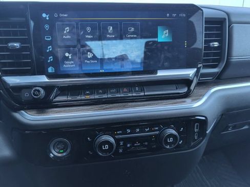 Used 2022 Chevrolet Silverado 1500 LT AWD/4WD image 19