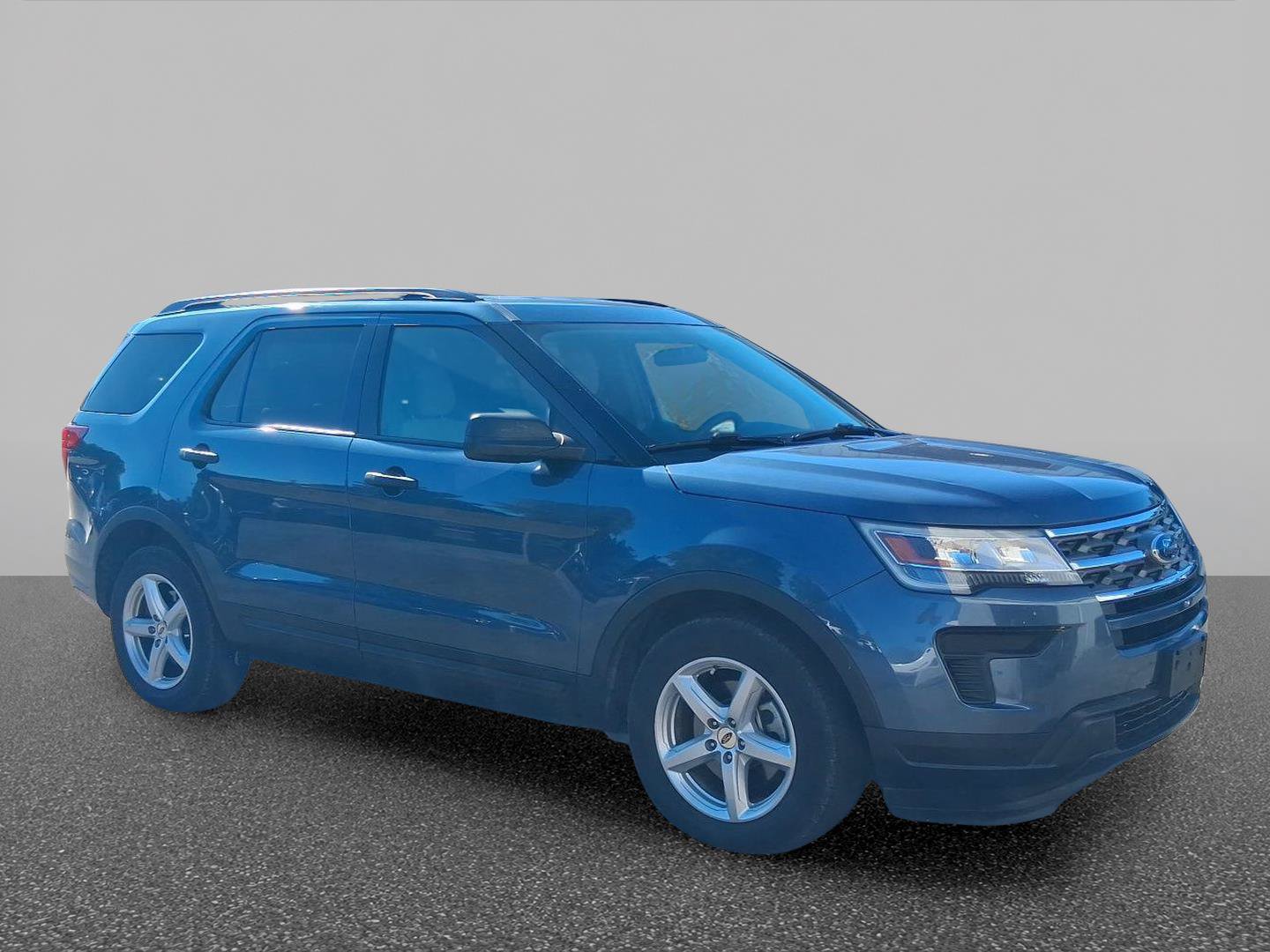 Used 2019 Ford Explorer FWD image 2