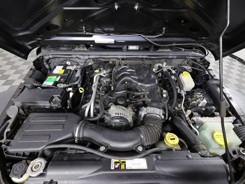 Used 2016 Jeep Wrangler Sport AWD/4WD image 25