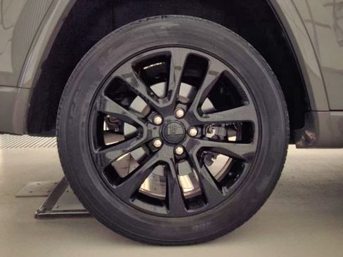 Used 2020 Jeep Grand Cherokee Altitude AWD/4WD image 20