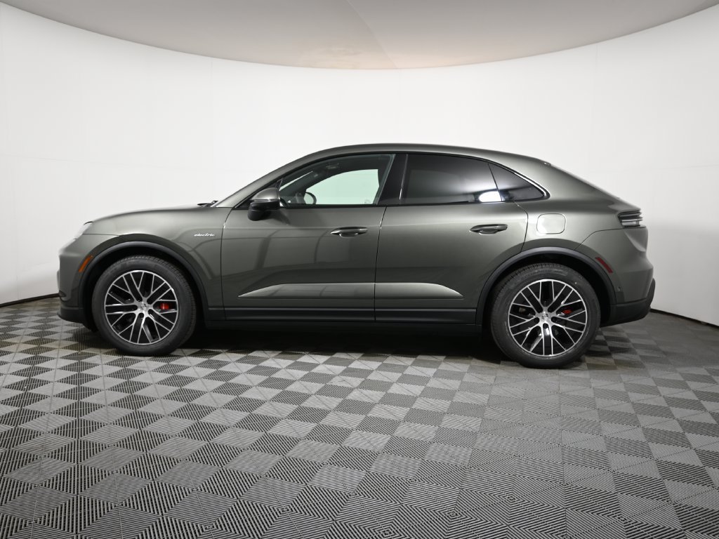 Used 2025 Porsche Macan 4S Electric AWD/4WD image 2