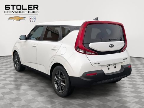 Used 2021 Kia Soul S image 3