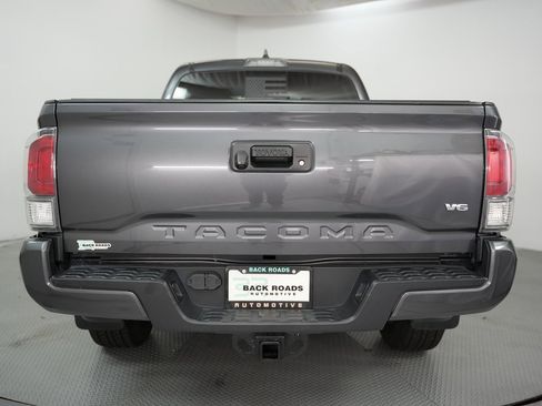 Used 2021 Toyota Tacoma TRD Sport image 8