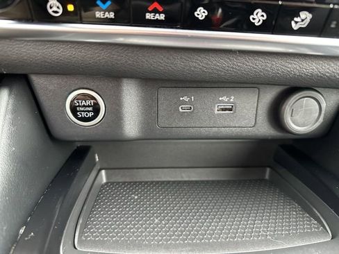 Used 2023 Nissan Rogue SL w/ SL Premium Package image 35