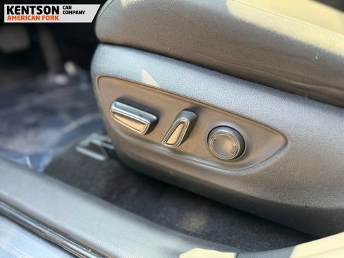 Used 2025 Toyota RAV4 XLE AWD/4WD image 26