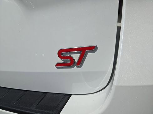 Used 2023 Ford Explorer ST w/ Equipment Group 401A image 9