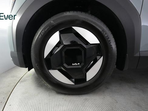 Used 2024 Kia EV9 Wind AWD/4WD image 19