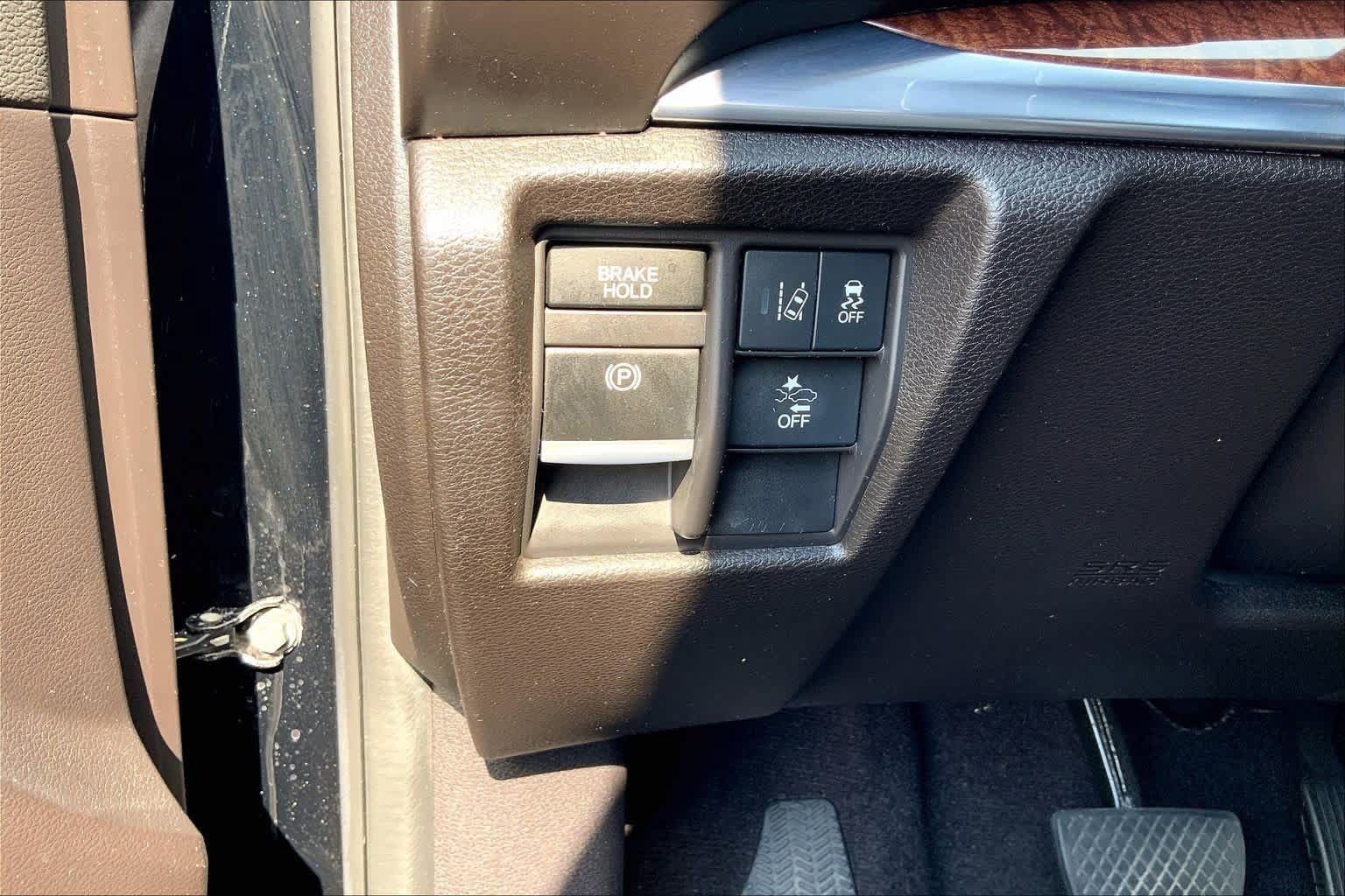 Used 2020 Acura MDX FWD image 36