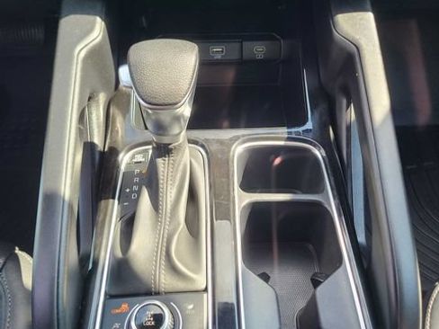 Used 2023 Kia Telluride LX AWD/4WD image 32