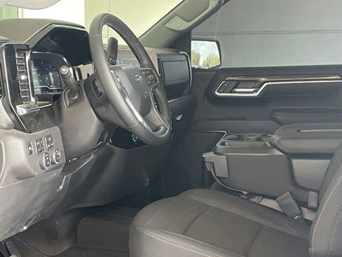 Used 2024 Chevrolet Silverado 1500 LT Trail Boss w/ Protection Package AWD/4WD image 15
