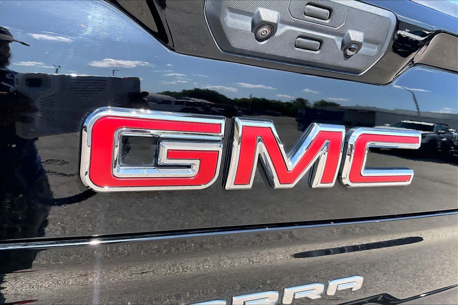 Used 2023 GMC Sierra 1500 AT4 w/ AT4 Premium Package AWD/4WD image 31