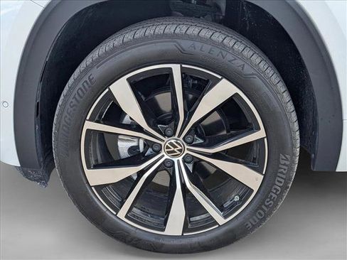 Used 2025 Volkswagen Atlas SEL Premium R-Line image 10