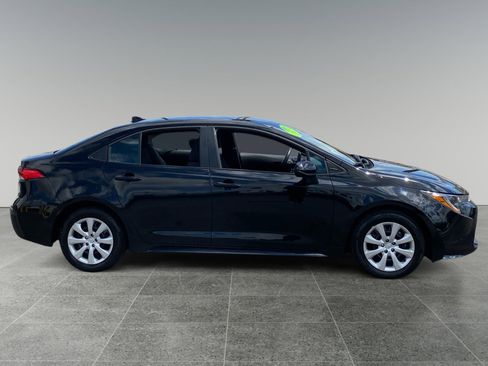 Used 2025 Toyota Corolla LE FWD image 6