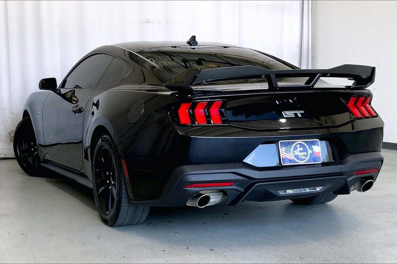 Used 2024 Ford Mustang GT RWD image 9