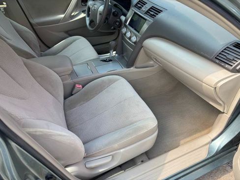 Used 2011 Toyota Camry LE FWD image 12