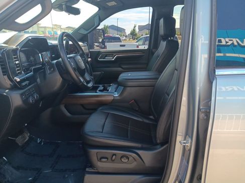 Used 2024 Chevrolet Silverado 2500 High Country w/ High Country Premium Package AWD/4WD image 8