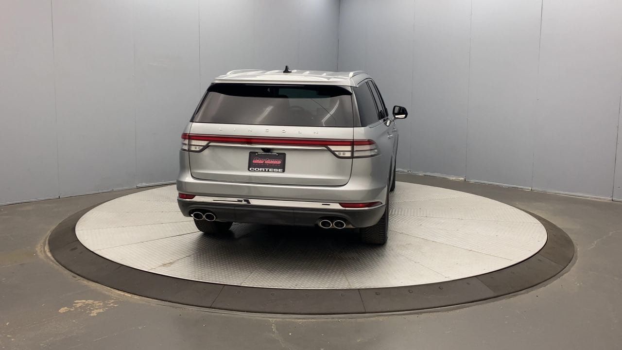 Used 2022 Lincoln Aviator AWD w/ Premium Package image 4