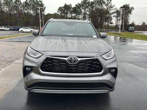 New 2026 Toyota Highlander Platinum image 7