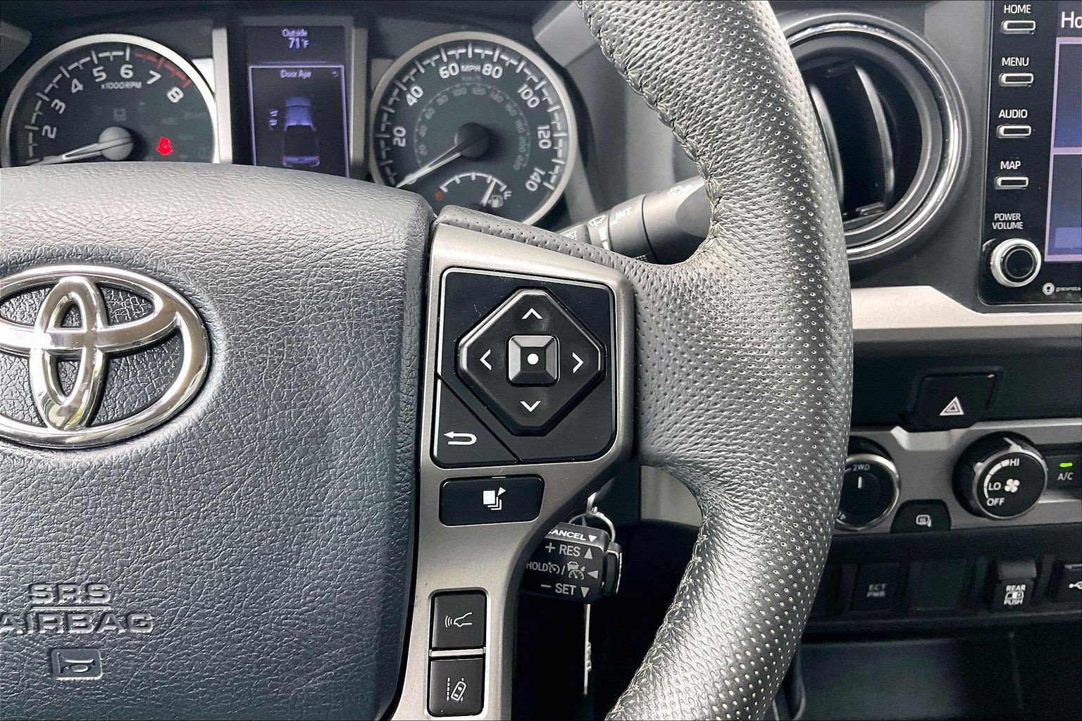Used 2020 Toyota Tacoma SR5 AWD/4WD image 24