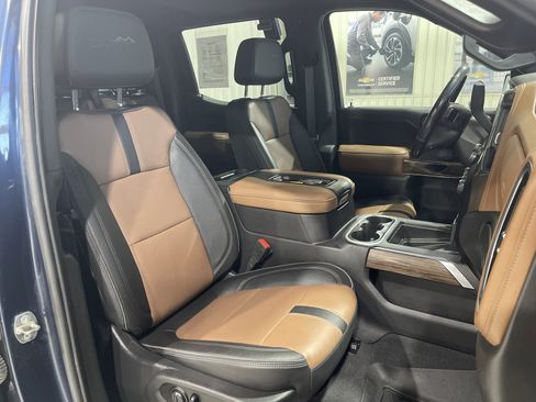 Used 2021 Chevrolet Silverado 1500 High Country w/ Technology Package AWD/4WD image 19