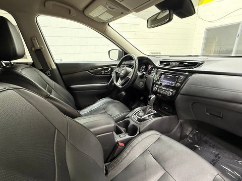 Used 2018 Nissan Rogue SL FWD image 37