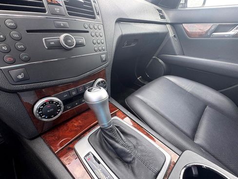 Used 2009 Mercedes-Benz C 300 Sport image 21