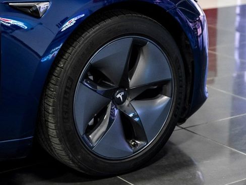 Used 2018 Tesla Model 3 Long Range image 52