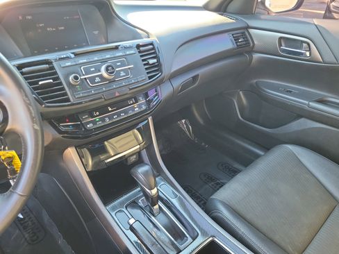 Used 2017 Honda Accord Sport image 33