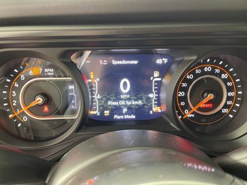New 2026 Jeep Wrangler Unlimited Sahara AWD/4WD image 3