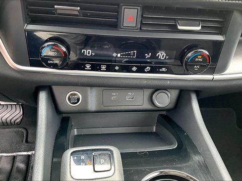 Used 2023 Nissan Rogue SV AWD/4WD image 33