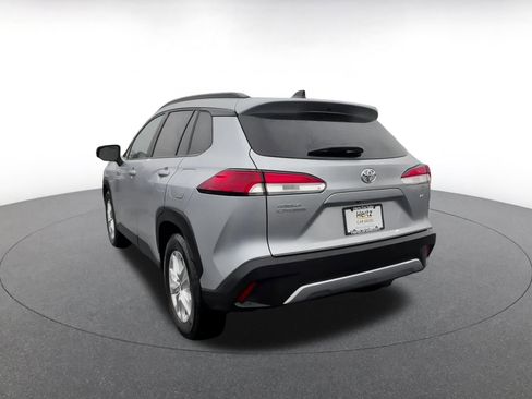 Used 2025 Toyota Corolla Cross LE image 11