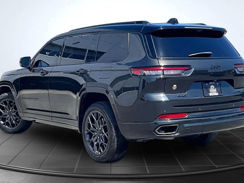 Used 2023 Jeep Grand Cherokee L Summit w/ Advanced Protech Group IV AWD/4WD image 4