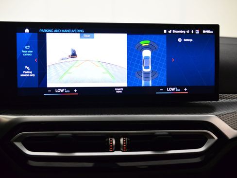 Used 2023 BMW M3 Sedan w/ Executive Package image 32