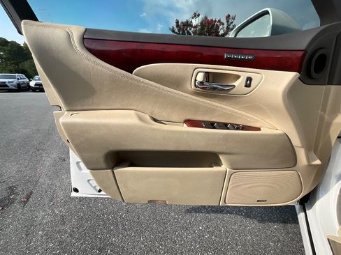 Used 2010 Lexus LS 460 RWD image 10
