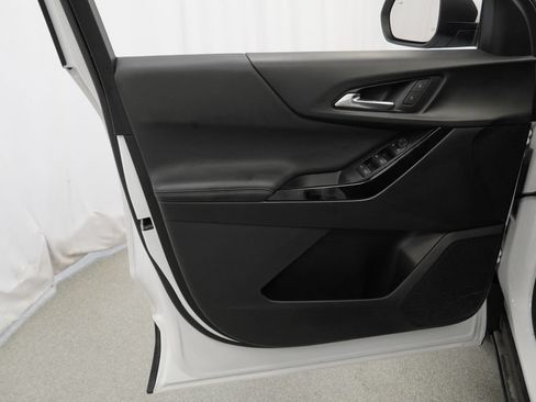 Certified 2025 Chevrolet Equinox LT FWD image 23