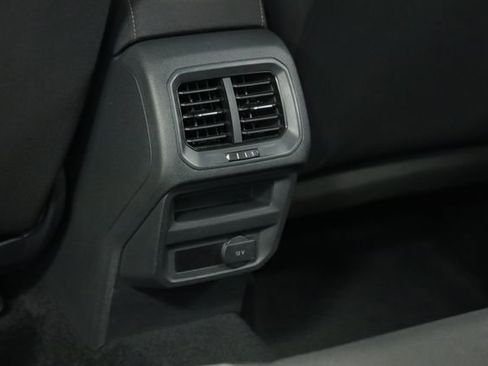 Used 2019 Volkswagen Tiguan S image 30