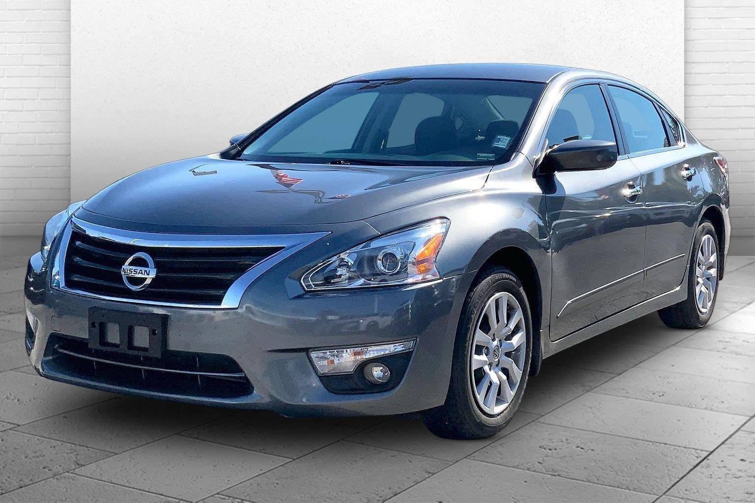 Used 2014 Nissan Altima 2.5 S w/ Display Audio Package FWD image 10