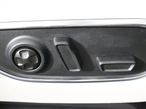 Used 2022 Jeep Wagoneer Series III w/ Premium Group I image 40