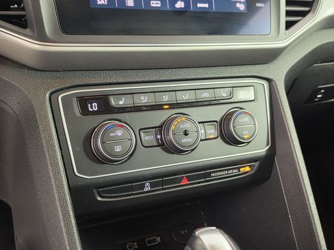 Used 2019 Volkswagen Atlas SE FWD image 25