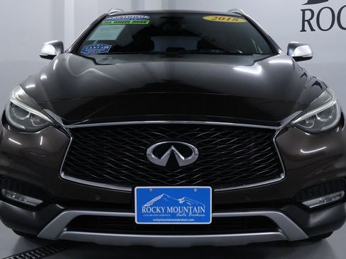 Used 2018 INFINITI QX30 Premium w/ Navigation Package image 2